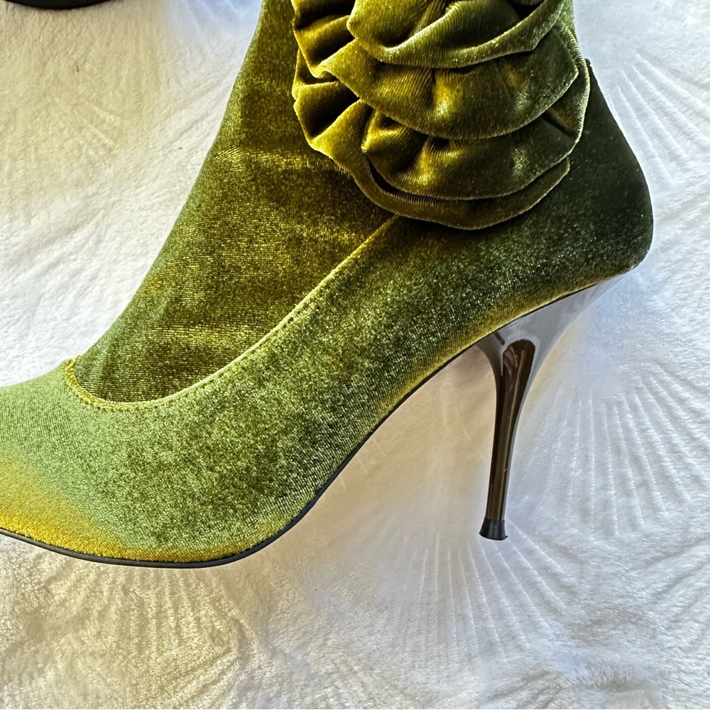 Jeffrey Campbell Velvet Heeled Boots in Green - Picture 5 of 7